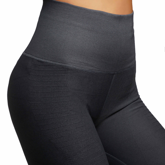 High Compression Workout Capri Leggings - Picture 4 of 5